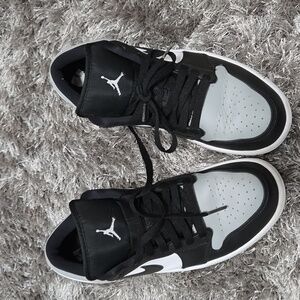 Jordan 1 Low SE  Mens Size 8
